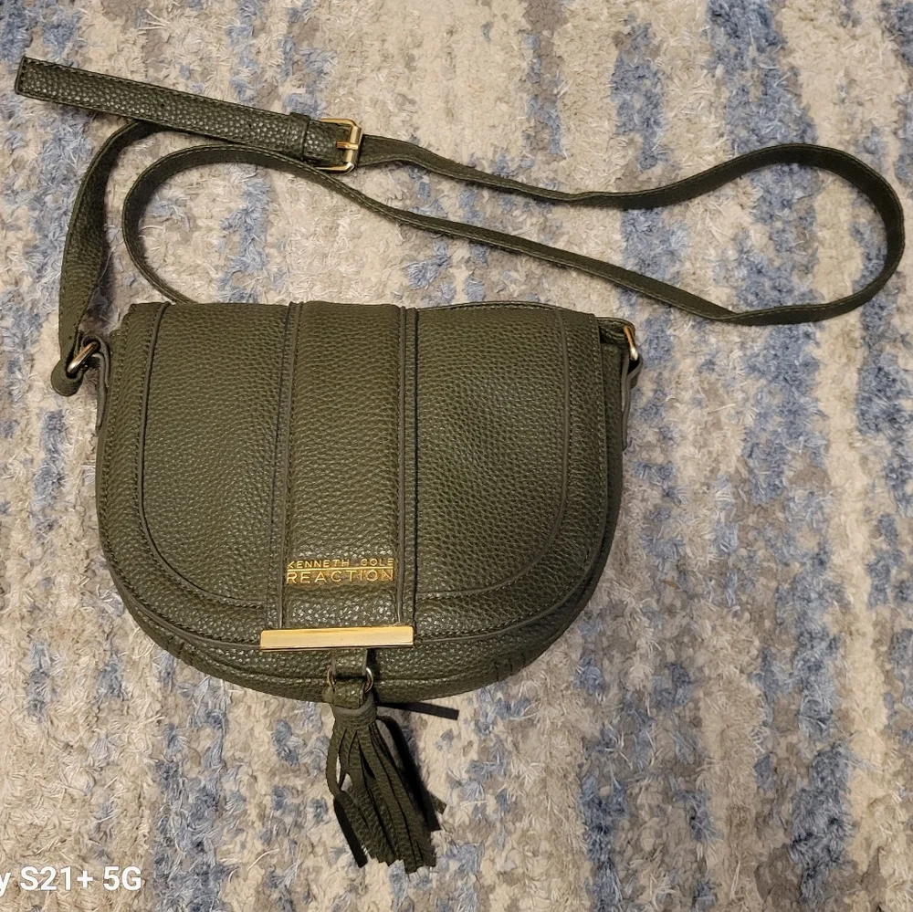 Kenneth Cole Shoulder 8.5inX6in